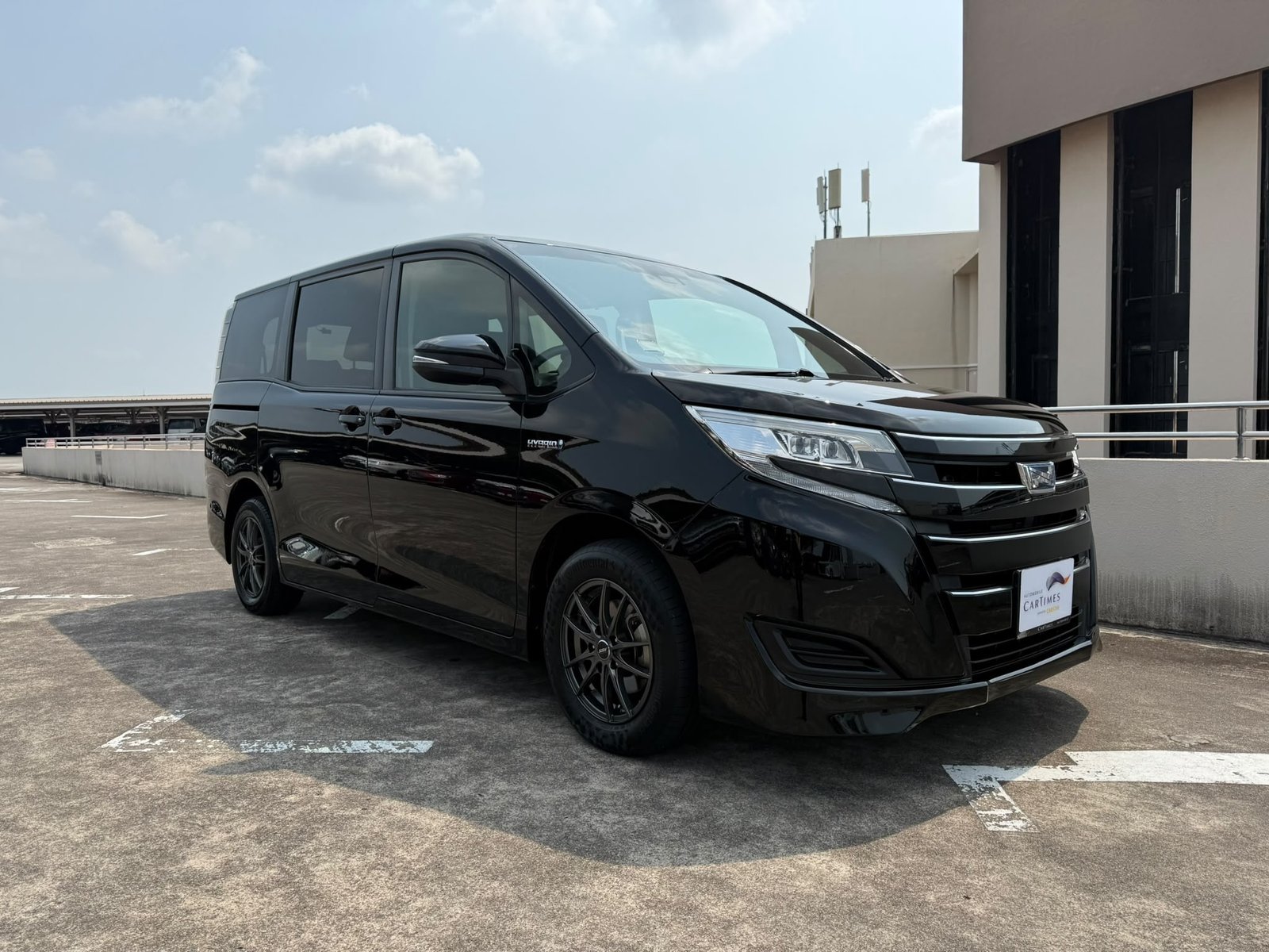 Used Toyota Noah Hybrid 1.8 X for sale in Singapore